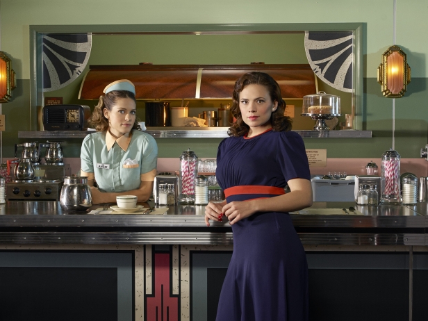 Angie (Lyndsy Fonseca) and Peggy (Hayley Atwell) in Agent Carter