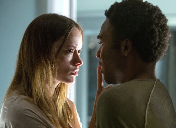 M047b  (Left to right.) Olivia Wilde and Donald Glover star in Relativity Media's "The Lazarus Effect". © 2013 BACK TO LIFE PRODUCTIONS, LLC  Photo Credit:  Daniel McFadden