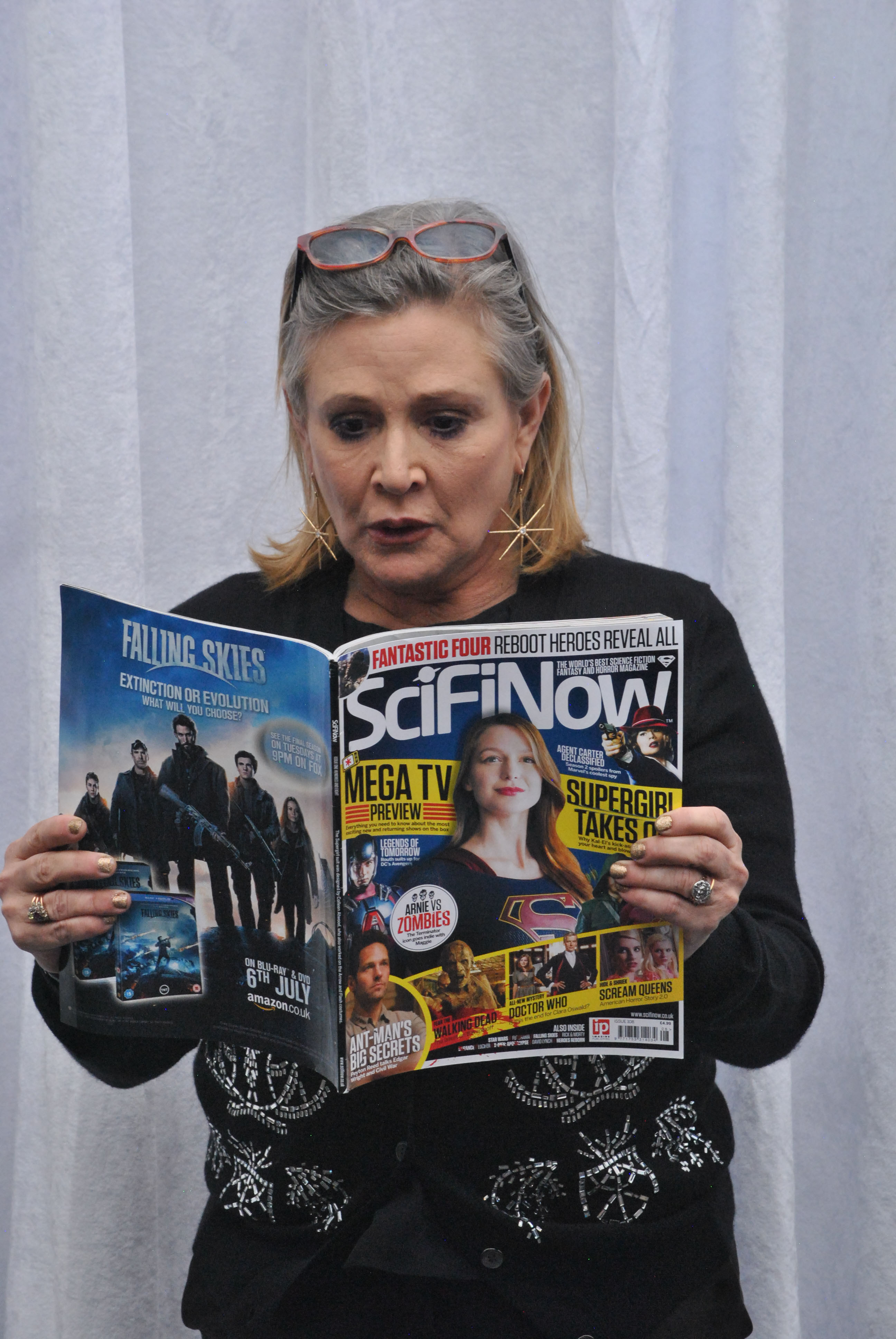 Carrie Fisher 120415 Star Wars The Force Awakens - 41