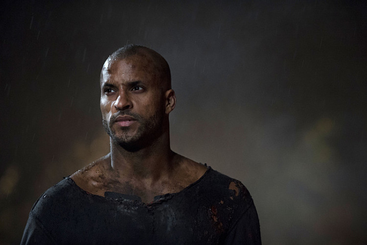 The 100 -- "Resurrection" -- Image: HU213B_0422 -- Pictured: Ricky Whittle as Lincoln -- Photo: Cate Cameron/The CW -- Ã‚Â© 2015 The CW Network, LLC. All Rights Reserved