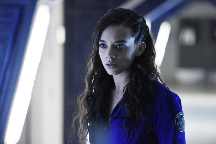 KILLJOYS -- "A Glitch in the System" Episode 105 -- Pictured: Hannah John-Kamen as Dutch -- (Photo by: Steve Wilkie/Temple Street Releasing Limited/Syfy)
