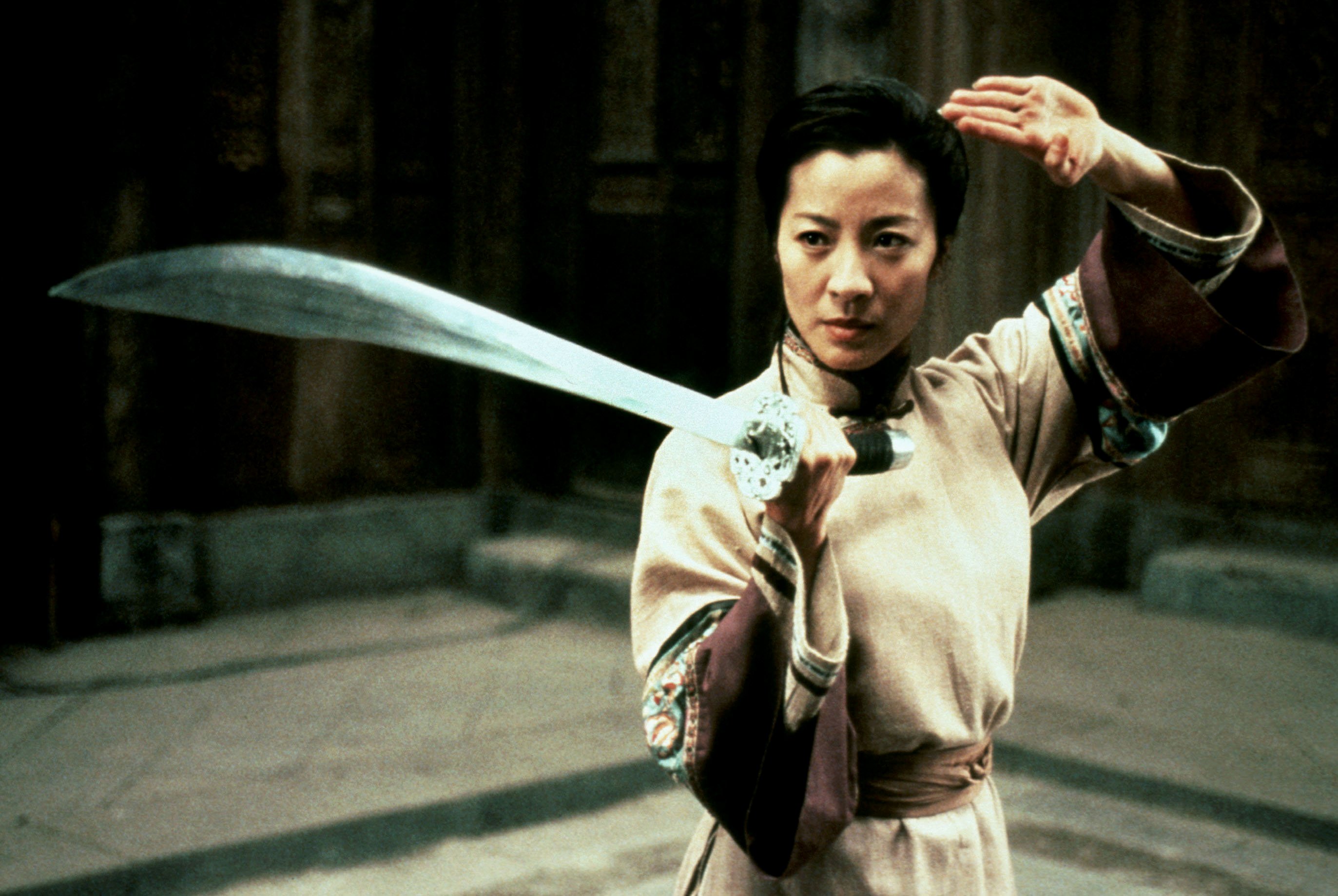 Film: Crouching Tiger, Hidden Dragon (2000), Starring Michelle Yeoh as Yu Shu Lien. MICHELLE YEOH Film 'CROUCHING TIGER, HIDDEN DRAGON' (2000) Directed By ANG LEE 16 May 2000 CTQ52726 Allstar/Cinetext/SONY **WARNING** This photograph can only be reproduced by publications in conjunction with the promotion of the above film. For Editorial Use Only